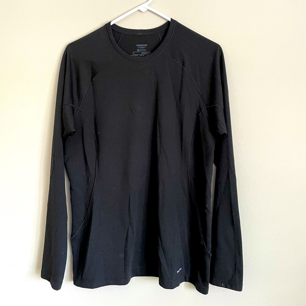 Patagonia black capilline